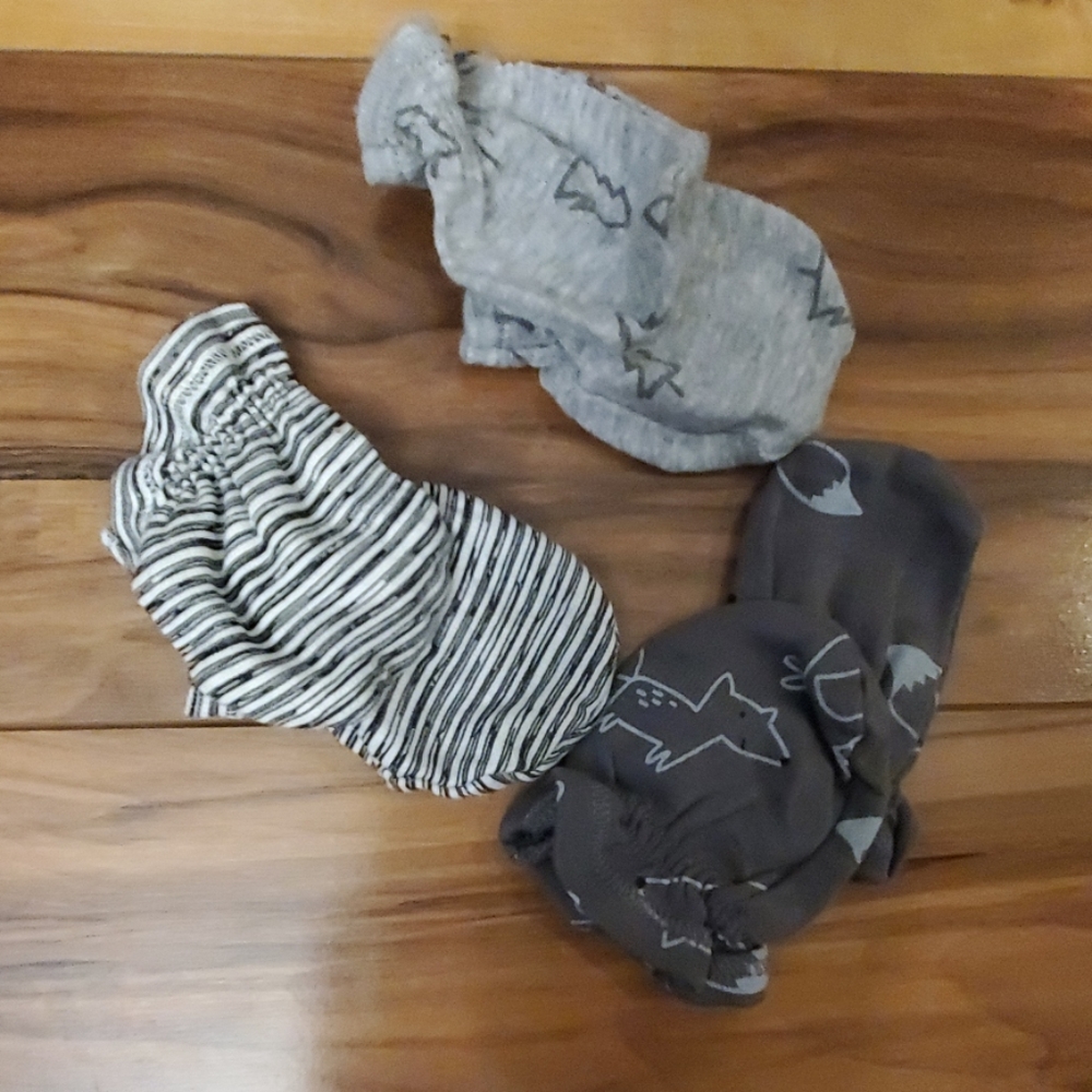 Newborn mittens gender neutral